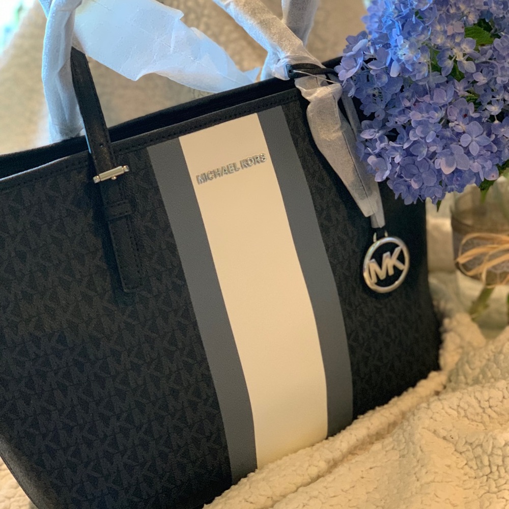 Mk med carryall tote